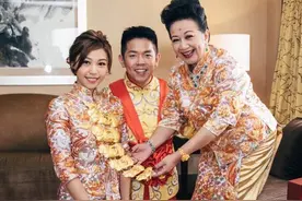 恭喜！70岁薛家燕当奶奶，花千万为儿子办婚礼，送儿媳6只金猪图片