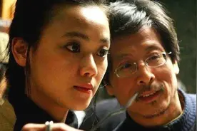 冷军娶小18岁的娇妻，为她画像卖3000万，而画卖7000万时却离婚了图片
