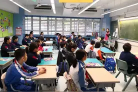 亲爹当班主任是什么体验？孩子哭诉：早上考完试，中午就挨打图片