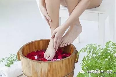 花胶和生姜泡脚有哪些好處呢 2026年花胶和生姜泡脚有哪些好处呢女性