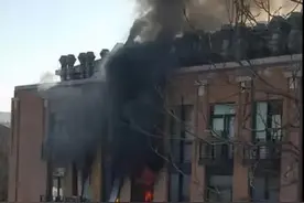 危机四伏实验室图片