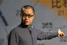 “公知”梁文道：虽有质疑却一直屹立不倒，与他精心包装人设有关图片