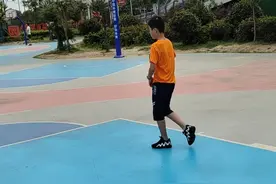 岁月如飞刀，刀刀催人老图片