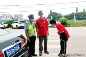 高考第二天！莆田一考生忘带准考证，民警警车护送速取图片