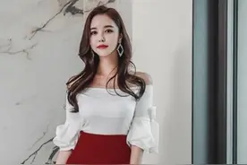 夏天穿红裙子真亮眼，配这几种颜色的上衣，惊艳又靓丽图片