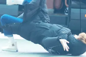 EXO飞中国台湾录制团综 SUHO下车大跳搞怪舞蹈视频封面