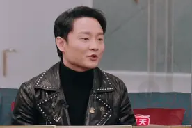 曾一鸣奇袭萧敬腾失败，有谁注意专业歌手对他的评价？好讽刺图片