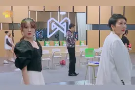 张凯丽跟24岁女儿起争执，女儿情绪崩溃哭诉，被指太娇惯没耐心图片