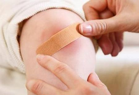 小孩好好的皮肤变成了鸡皮肤