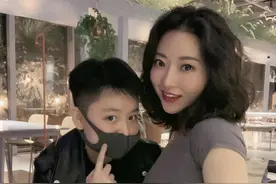 因意外，卷入刘强东事件而爆火的大美女，蒋娉婷图片