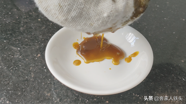 秋冬必备的润唇膏，详细配方与做法，在家一样可以做，好用又放心