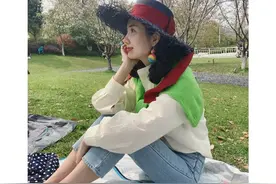 和“池善雨”一样会穿！时而贵妇也能很活力，总裁夫人衣品很在线图片