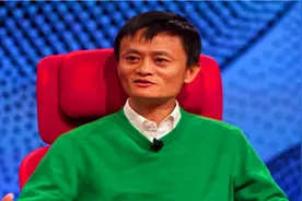 主持人问马云：你用微信吗？马云却拐着弯夸自己，网友：情商高视频封面