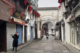 舟山定海西大街古城区，就房子而言有点像闹市区里的贫民窟图片