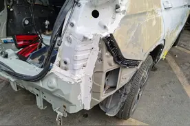 事故车分享之后围板更换图片