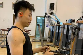 辽宁男篮锋线核心张镇麟女友近照，颜值高学历高，网友：比陈露强图片