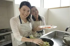 南方妈妈VS北方妈妈，南方妈妈有“三宝”，北方妈妈有“三刚”图片