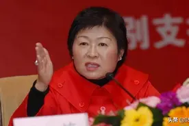 中国首位女性首富：靠不起眼的生意做到590亿身家，成为行业巨头图片
