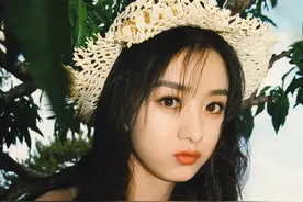 生完孩子的赵丽颖颜值依旧能打！森系小雏菊大片，美到令人嫉妒图片