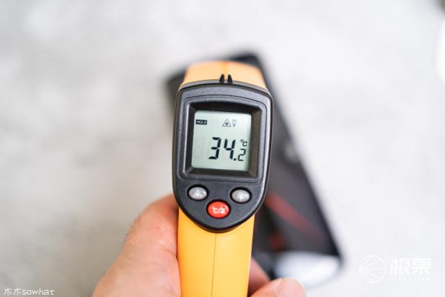 红魔5G暴走开黑，144Hz刷新率爽飞！除了打游戏它还有狠招～