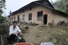 农村40岁“光棍汉”像60岁老头一样苍老，人生愿望是娶媳妇图片