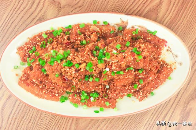 厨师长做一道“粉蒸肉”，原来腌肉有技巧，详细教程让你一学就会