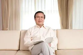 男人和情人相处多年，晚年过得如何？这位过来人说了实话图片