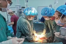 谢谢你们用尽全力！让高位截瘫的我成为母亲图片