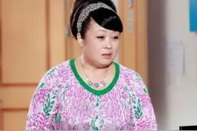 58岁女演员张海燕疑似包养21岁帅气男模，用“儿子”当对方的爱称图片