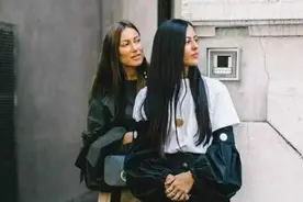 今春解锁了一种新穿法，叫“长袖+短袖”，遮肉显瘦不说，还时髦图片