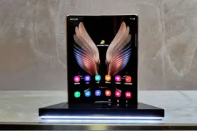 三星W21 5G正式发布：售价19999元图片