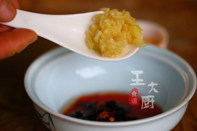 鸡爪可以这样做，豉汁蒸鸡爪，简单省事又好吃，用来下酒很不错