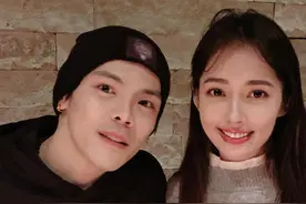 组图：向太发长文谈什么是感情 并晒出多张向佐郭碧婷合影图片