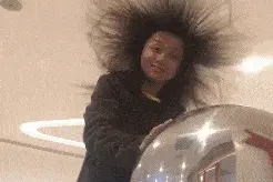 爆炸头原来是这么弄的，看得我身躯一凉图片