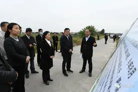 许志晖袁古洁开展巡河检查鉴江国考断面水质及检查环北部湾广东水资源配置工程试验段开工准备工作图片