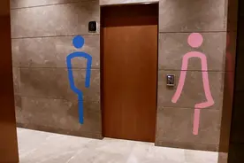 妈妈带儿子上厕所遭白眼？多大不能进异性卫生间？听听专家支招图片