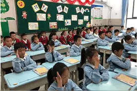 多年后会发现，就读在私立学校和公立学校的学生，长大后差距明显图片