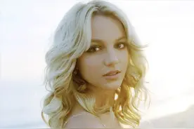 布兰妮年轻时美到心醉，经历3段失败婚姻，父亲虐待，神颜不复了图片