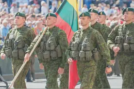 小国立陶宛，只有270多万人口，到底一个月工资多少钱？图片