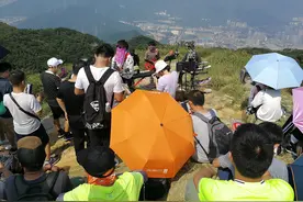 深圳梧桐山，主峰海拔943.7米图片