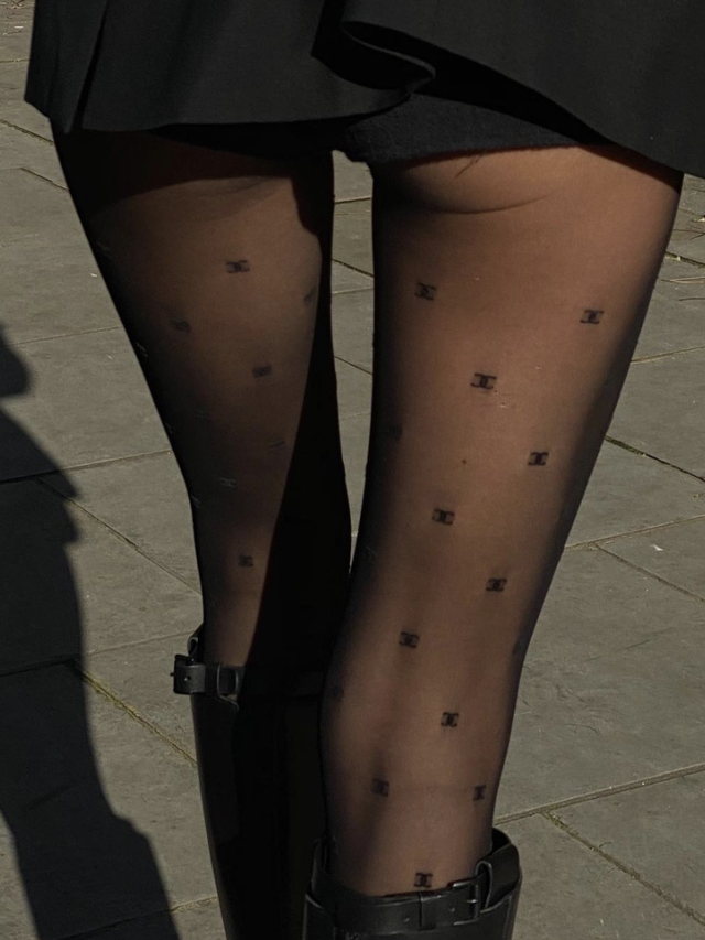 时尚圈的女孩不穿光腿神器穿什么？