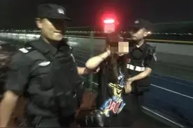 暴雨夜杭州的哥生意都不做，一路跟着陌生姑娘走：从没遇到这种情况图片