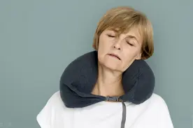 “肩颈僵硬”、“脖子酸痛”，拿什么拯救你？让我不堪重负的颈椎图片