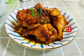 鲜嫩爆汁的蒜香鸡腿，做法简单，孩子超爱吃图片