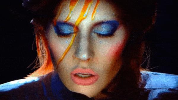 他将人脸变成镜子，映射出全世界的虚拟与真实