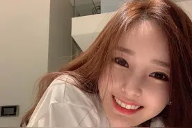 美女作者喵喵凭借超人气网络漫画赚得两亿，坐拥保时捷和bighouse图片