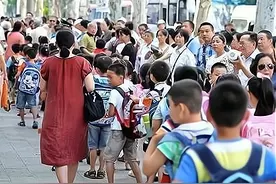 课后延时2小时，“接送难”真的不难了吗？新的问题也许更加麻烦图片