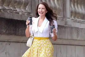 腰粗有小肚子的人穿啥裙子美？有自然褶皱的半身裙不错，显瘦优雅图片