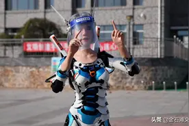 再刷屏！金石滩机器人化身大白助力疫情防控图片