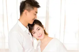 李晟待产超幸福，昔日拍怀孕写真，李佳航带老婆连换4套衣服图片